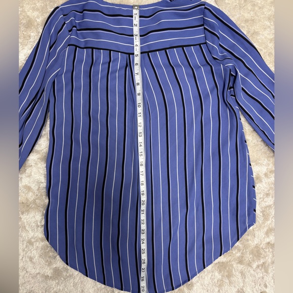 Lavender Blue Striped Long Sleeve High-low Blouse -Excellent condition -S - Picture 6 of 8